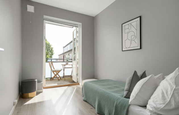 Bí Quyết Thiết Kế Phòng Ngủ Có Ban Công Cực Chill