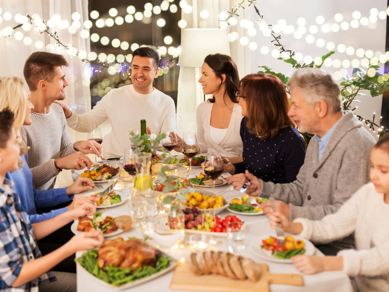 BÍ QUYẾT CHỌN BÀN ĂN CHO GIA ĐÌNH ĐÔNG THÀNH VIÊN