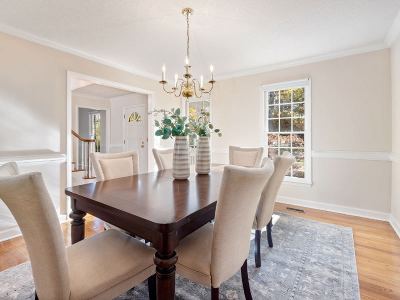 BÍ QUYẾT CHỌN BÀN ĂN CHO GIA ĐÌNH ĐÔNG THÀNH VIÊN