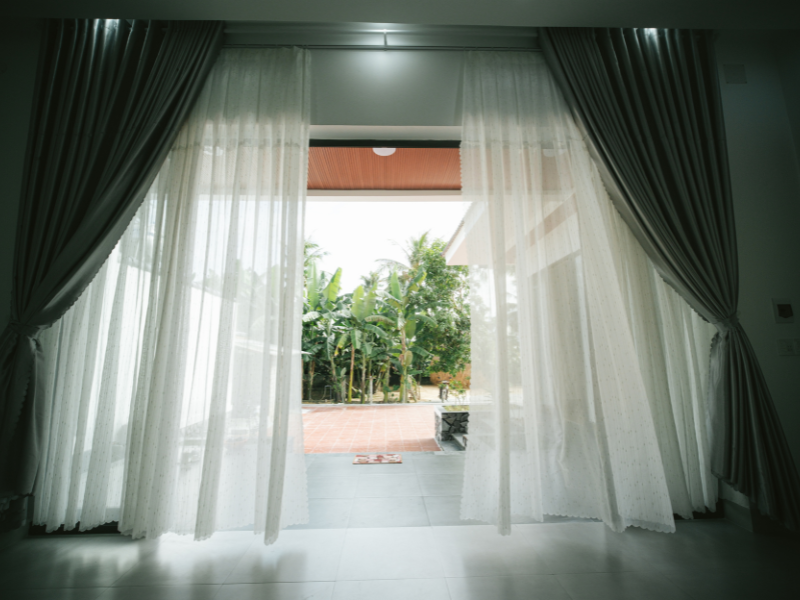 BÁO GIÁ LẮP CÁC LOẠI RÈM CHỐNG NẮNG, CÁCH NHIỆT CHO CỬA KÍNH, CỬA SỔ, VÁCH KÍNH TẠI TP.HCM
