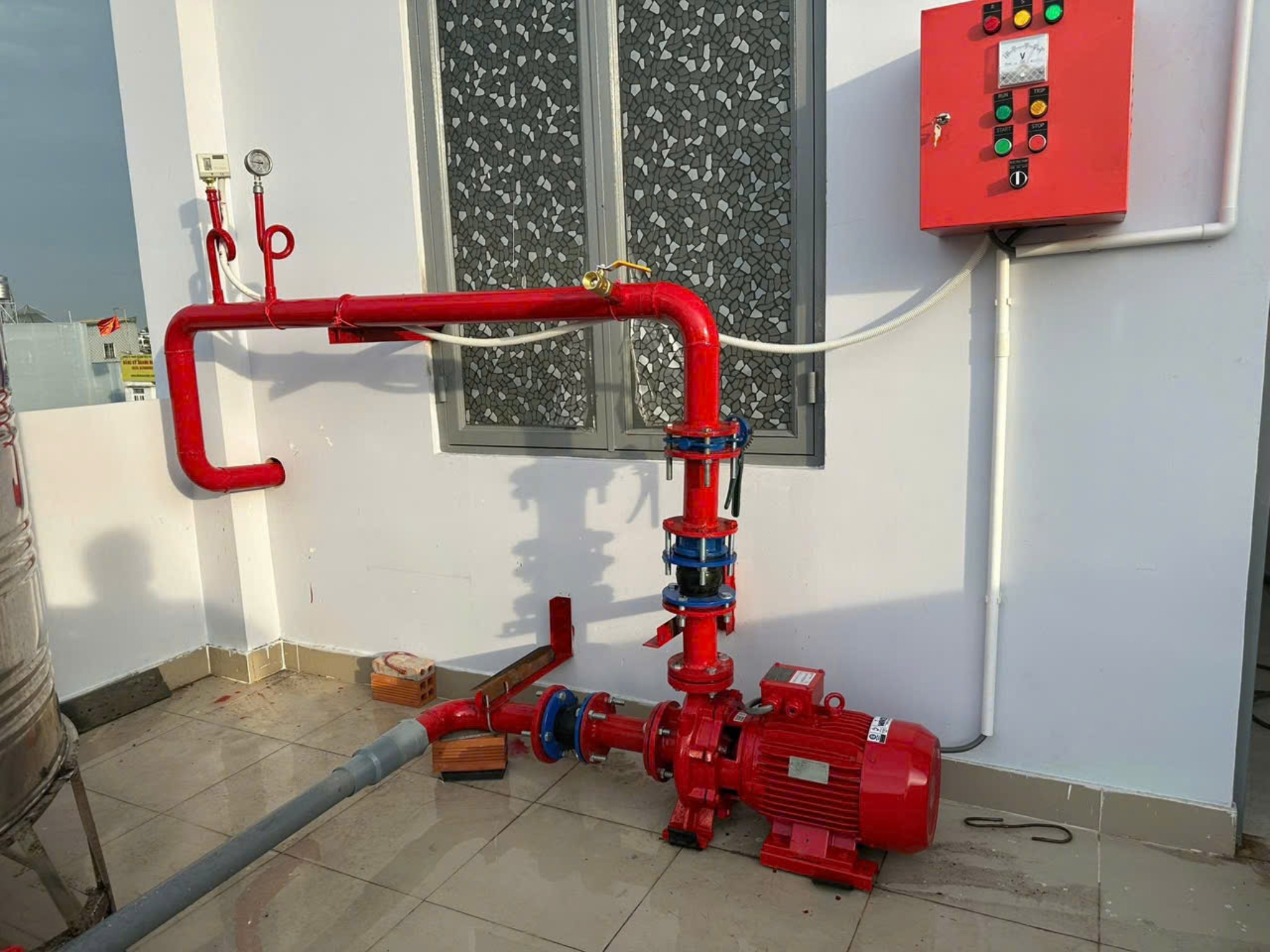 Trong thời gian gần đây, hàng loạt vụ cháy nhà dân, chung cư mini, nhà trọ xảy ra liên tiếp tại các thành phố lớn như TP.HCM hay Hà Nội, gây thiệt hại nghiêm trọng về người và tài sản.