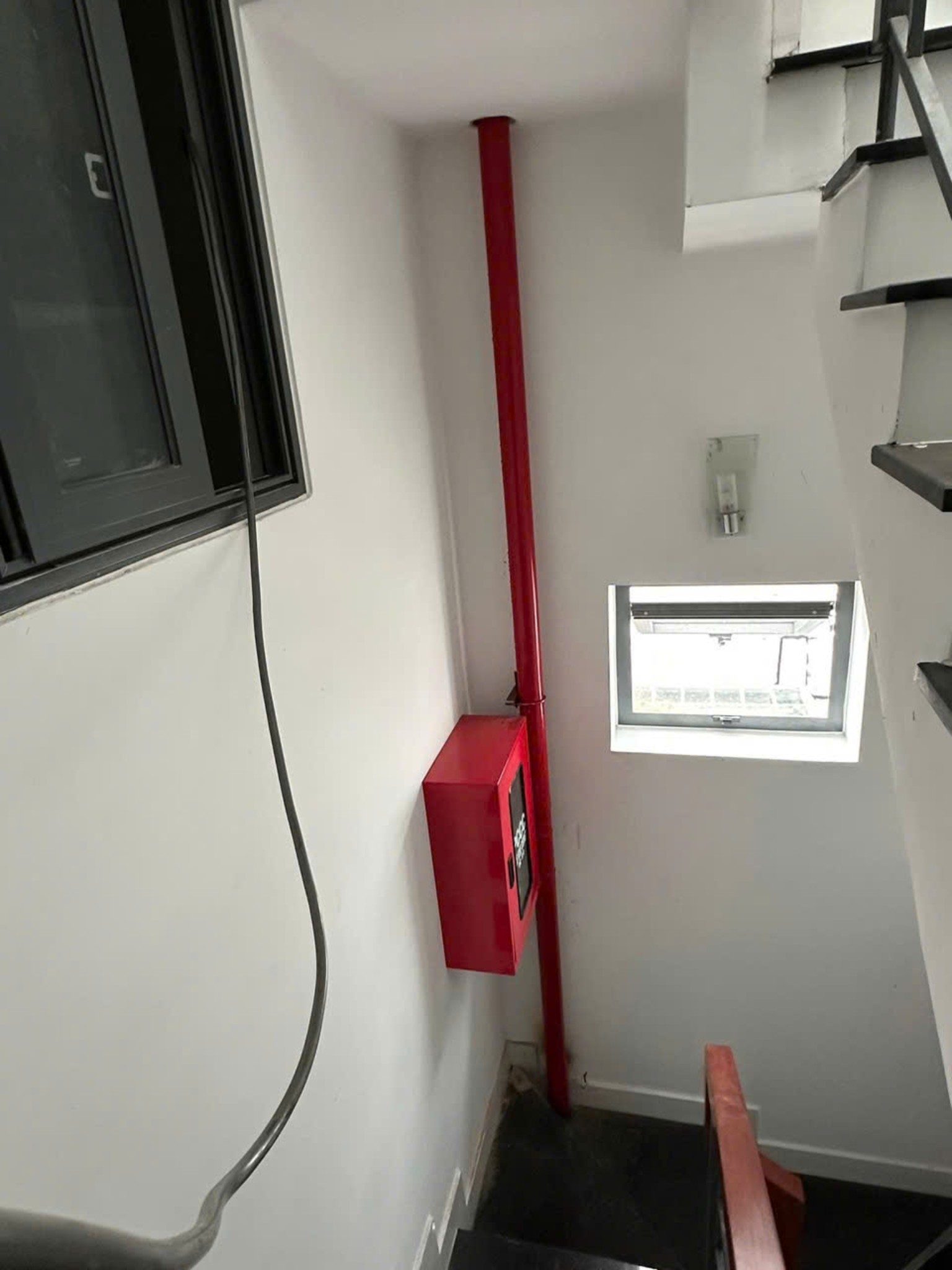 Trong thời gian gần đây, hàng loạt vụ cháy nhà dân, chung cư mini, nhà trọ xảy ra liên tiếp tại các thành phố lớn như TP.HCM hay Hà Nội, gây thiệt hại nghiêm trọng về người và tài sản.