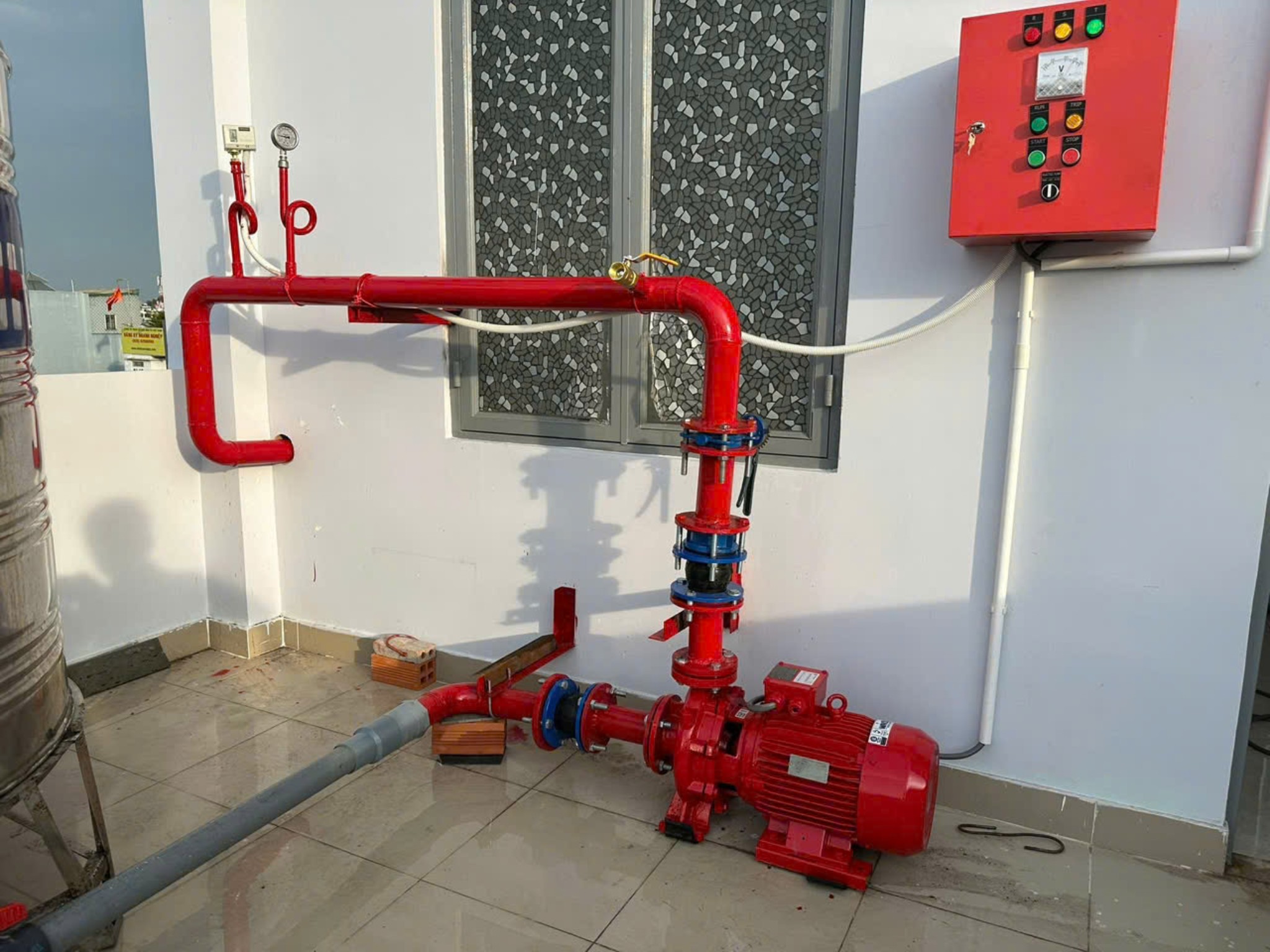 Trong thời gian gần đây, hàng loạt vụ cháy nhà dân, chung cư mini, nhà trọ xảy ra liên tiếp tại các thành phố lớn như TP.HCM hay Hà Nội, gây thiệt hại nghiêm trọng về người và tài sản.