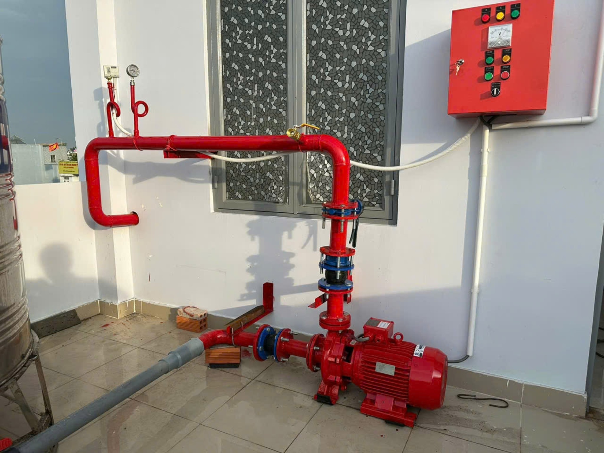 Trong thời gian gần đây, hàng loạt vụ cháy nhà dân, chung cư mini, nhà trọ xảy ra liên tiếp tại các thành phố lớn như TP.HCM hay Hà Nội, gây thiệt hại nghiêm trọng về người và tài sản.