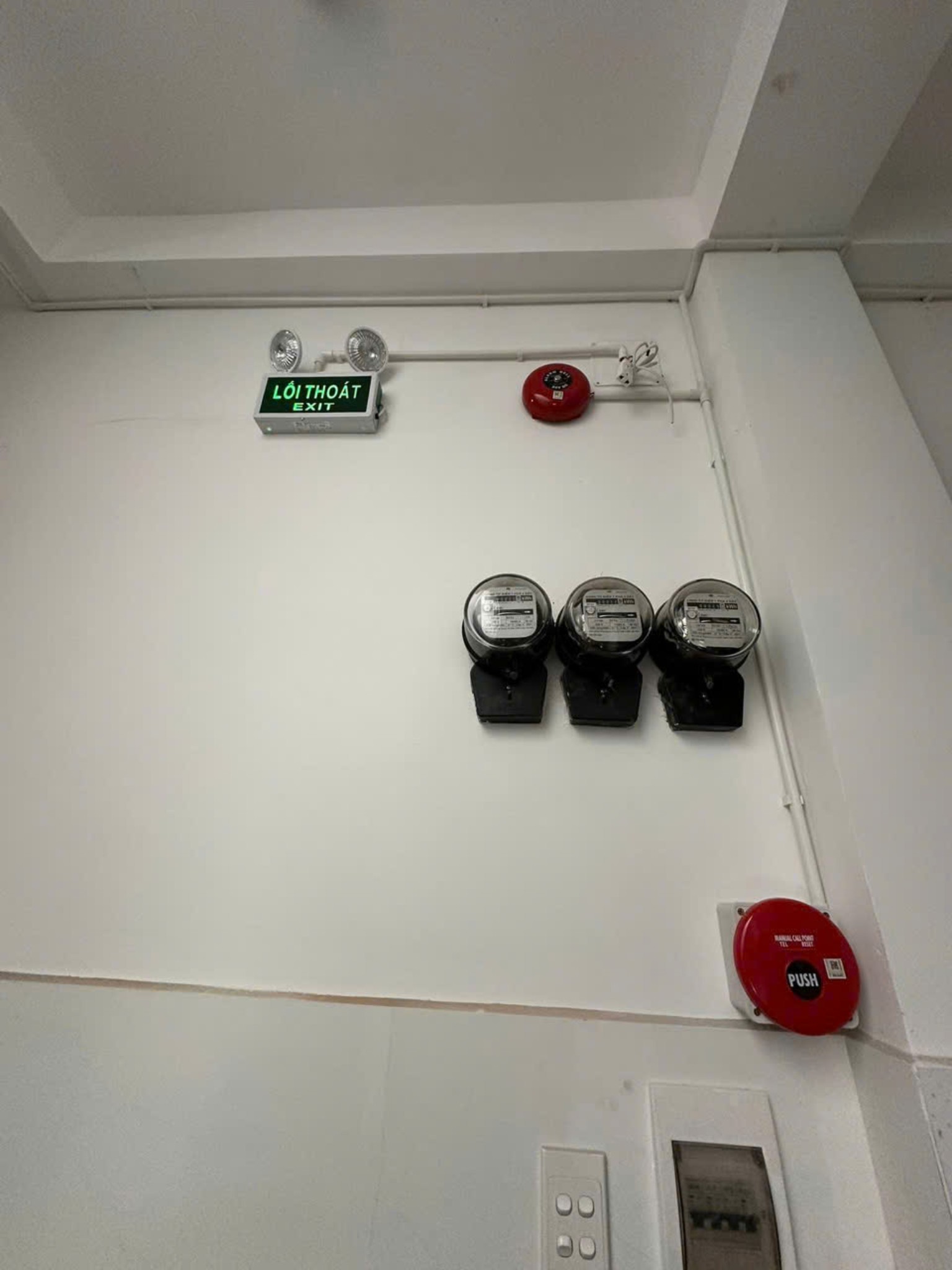 Trong thời gian gần đây, hàng loạt vụ cháy nhà dân, chung cư mini, nhà trọ xảy ra liên tiếp tại các thành phố lớn như TP.HCM hay Hà Nội, gây thiệt hại nghiêm trọng về người và tài sản.